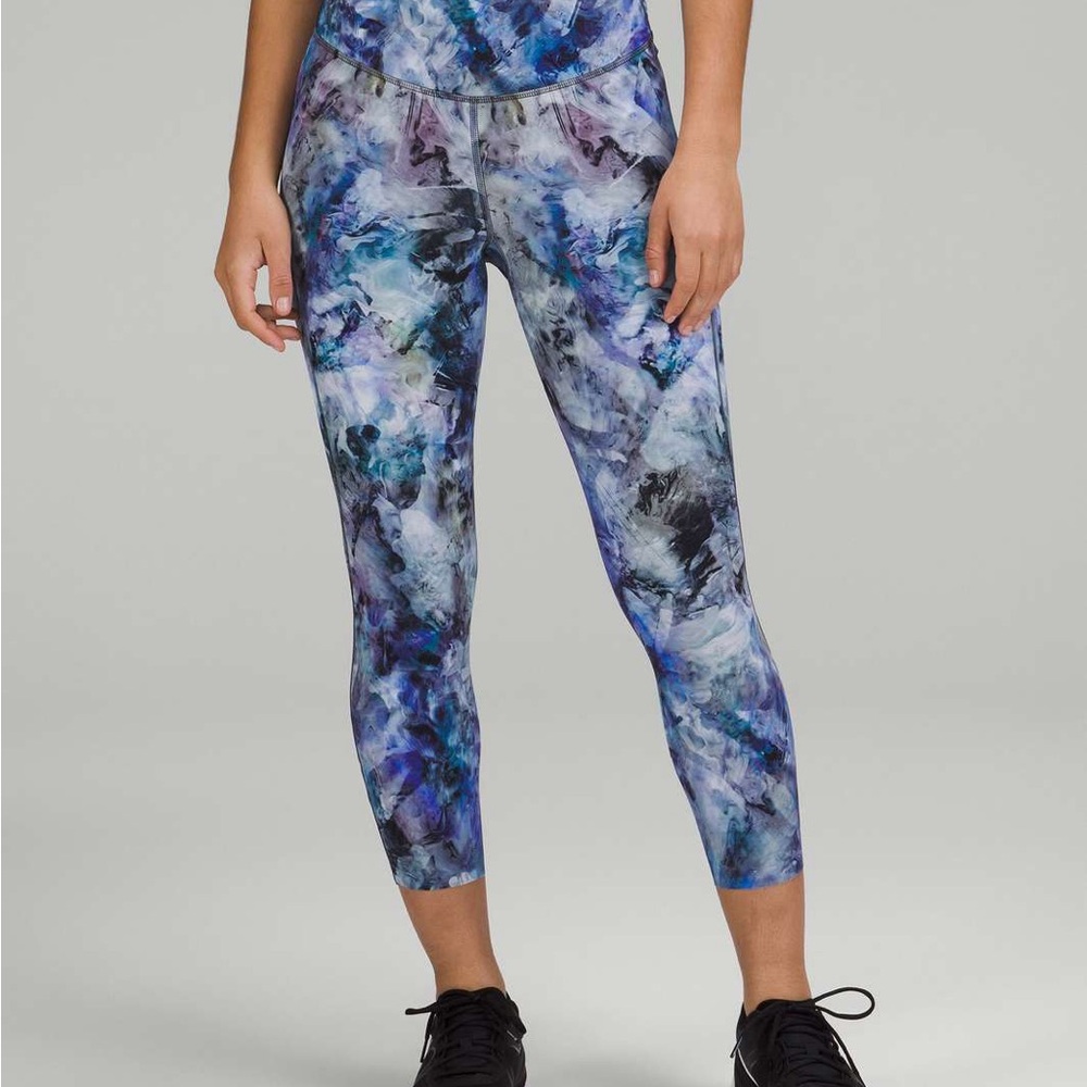 Lululemon Base Pace High-Rise Crop 23"